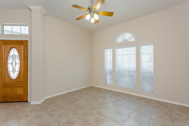 Foto del edificio - 21915 Rivergate Ct