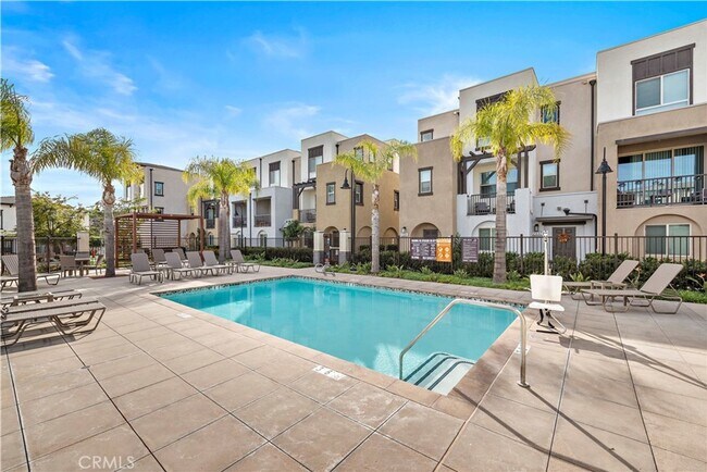 Foto del edificio - SMART Townhome 3bd 3ba Gated Community