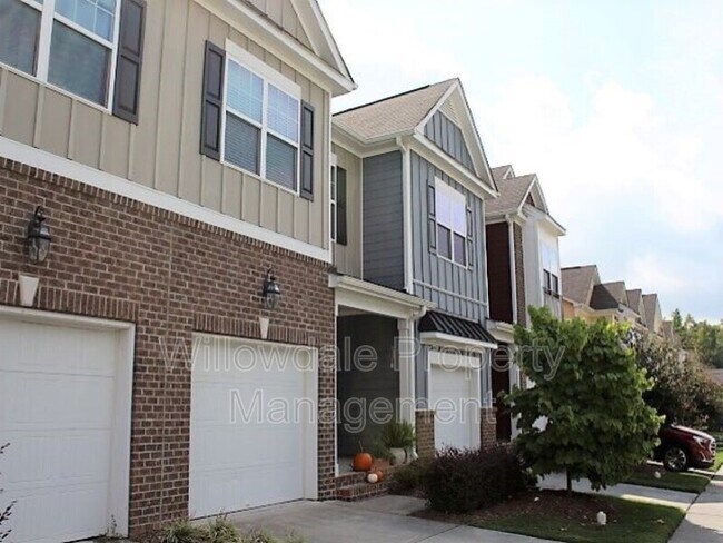 Building Photo - 645 Briarcliff St