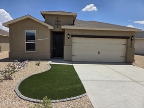 Building Photo - 3032 San Jenaro Dr