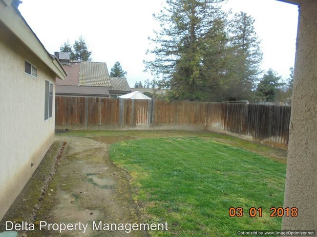 Building Photo - 3 br, 2 bath House - 7307 N Lola Ave