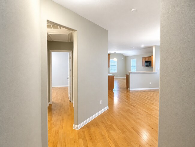 Foto del edificio - 2119 Hawthorne Brook Ln