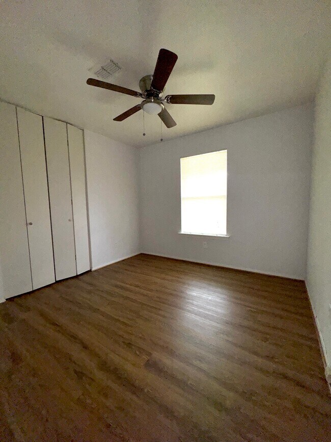 Building Photo - 5513 Pinto Ln
