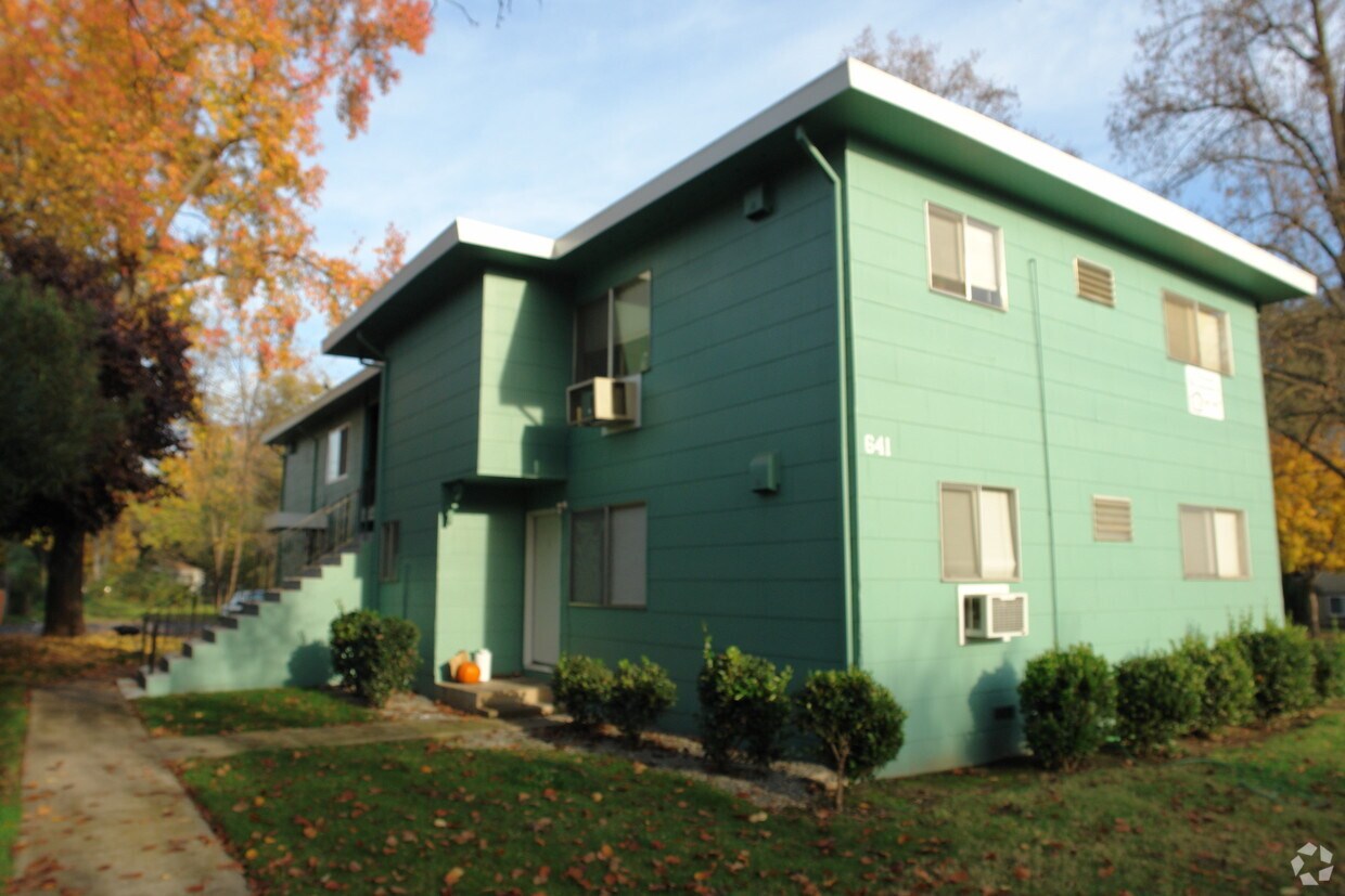Foto del edificio - 641 Cherry St