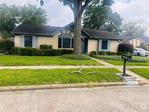 Building Photo - 511 Belwin Dr