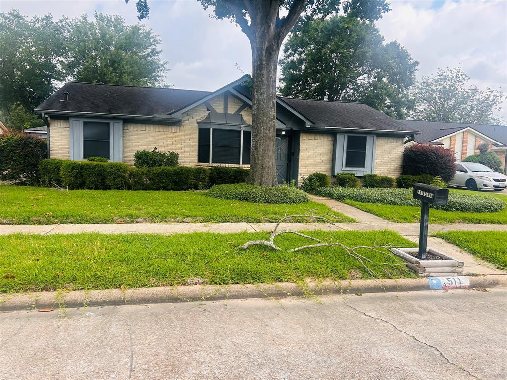 Primary Photo - 511 Belwin Dr