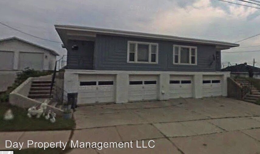 411 N 5th St, Manitowoc, WI 54220 Condo for Rent in Manitowoc, WI