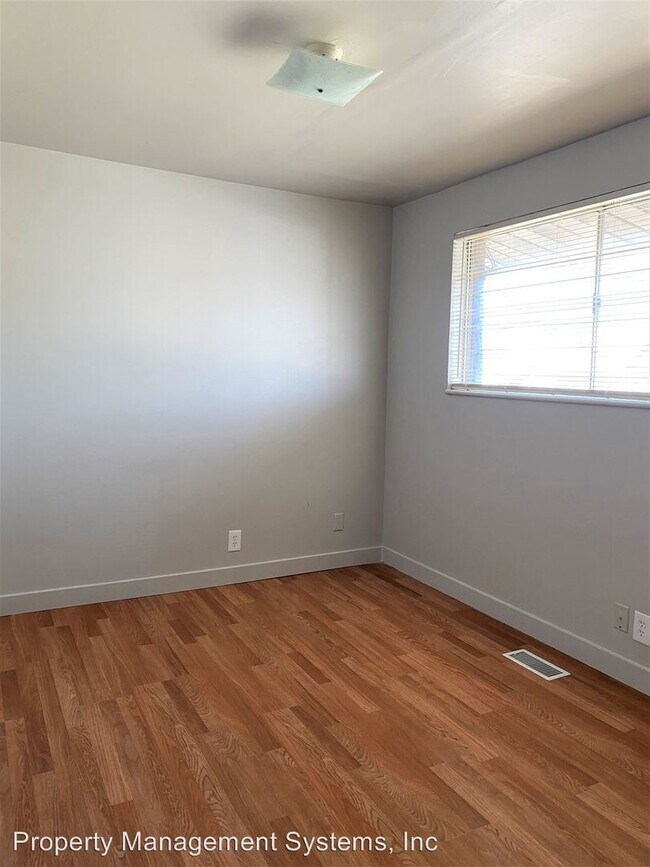 Building Photo - 3056 S 200 E