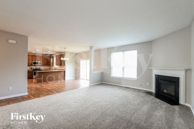 Foto del edificio - 6240 Eagle Lake Dr