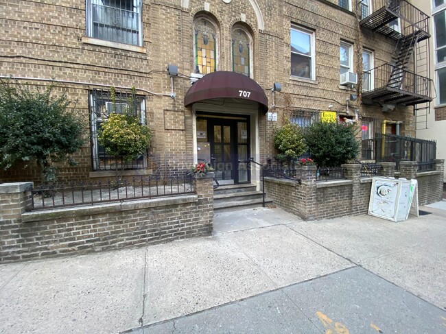 Foto del edificio - 707 W 171st St