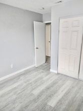 Building Photo - 3500 Rainbow Ln