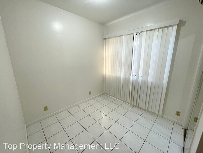 Building Photo - 3 br, 2 bath House - 2820 Kaimuki Ave.