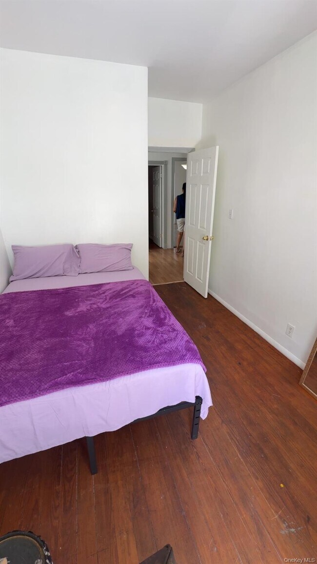 Foto del edificio - 3027 Radcliff Ave