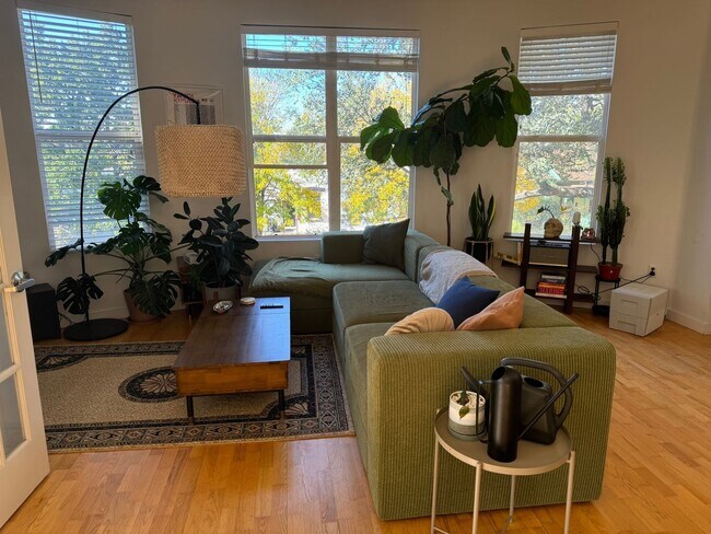 Foto del edificio - 2422 Tremont Pl