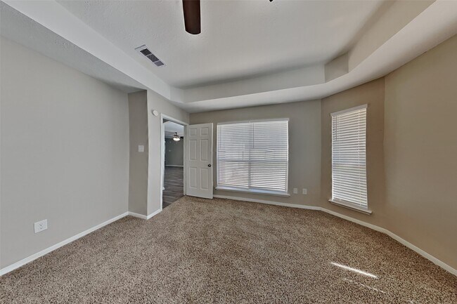 Foto del edificio - 18319 Harnett Dr