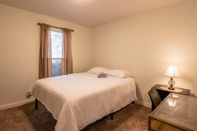 Foto del edificio - 2603 Parker Ln