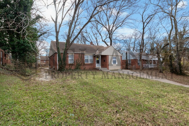 Building Photo - 3627 E 10th St N