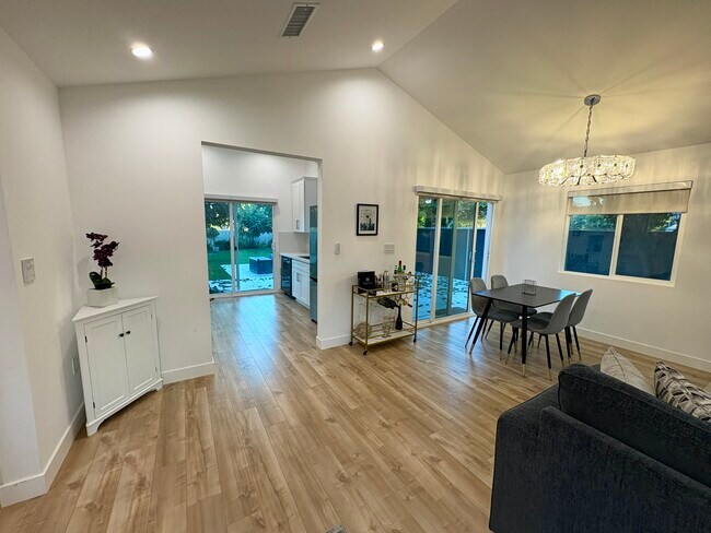 Foto del edificio - 502 N Avon St