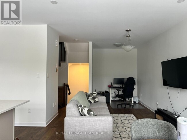 Building Photo - 709 Confluence Walk