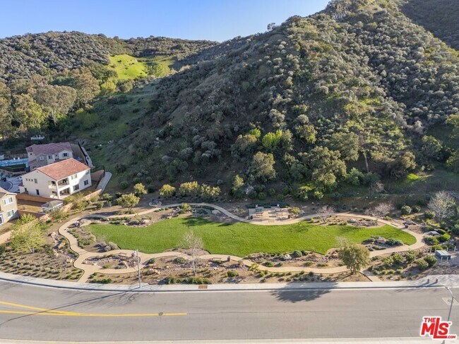 Foto del edificio - 24220 Sterling Ranch Rd