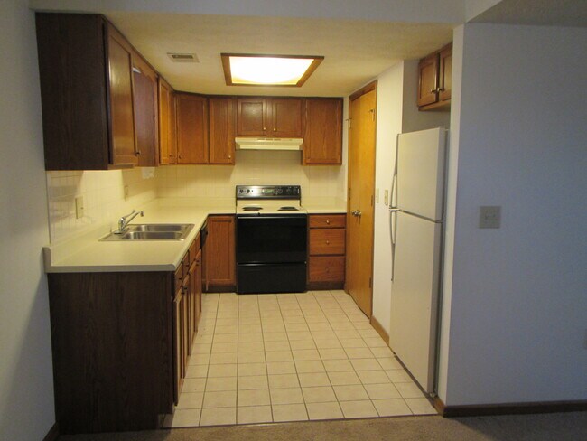 kitchen with utility room - 4931 Spring Rd