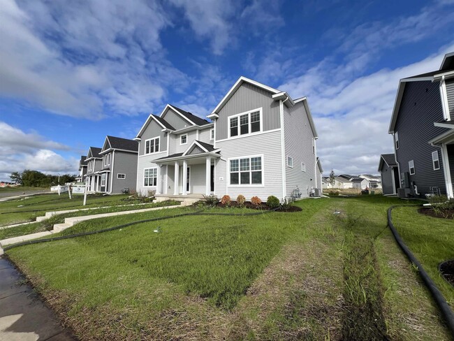Building Photo - 1638 Happy Trails Rd
