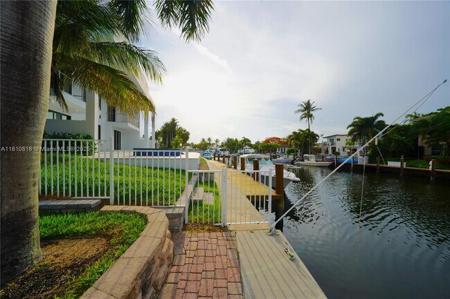 Foto del edificio - 2761 NE 22nd Ct