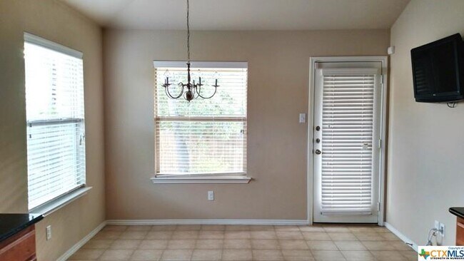 Foto del edificio - 6909 Osbaldo Dr