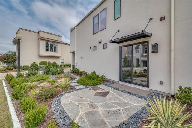 Foto del edificio - 6129 Echelon Way