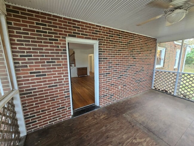 Building Photo - 3 bedroom home in Petersburg