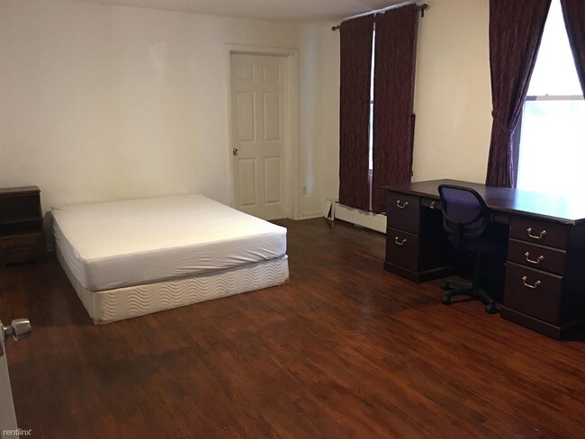 Foto del edificio - 7 br, 2 bath Duplex - 506 N Tioga St Tina Ho
