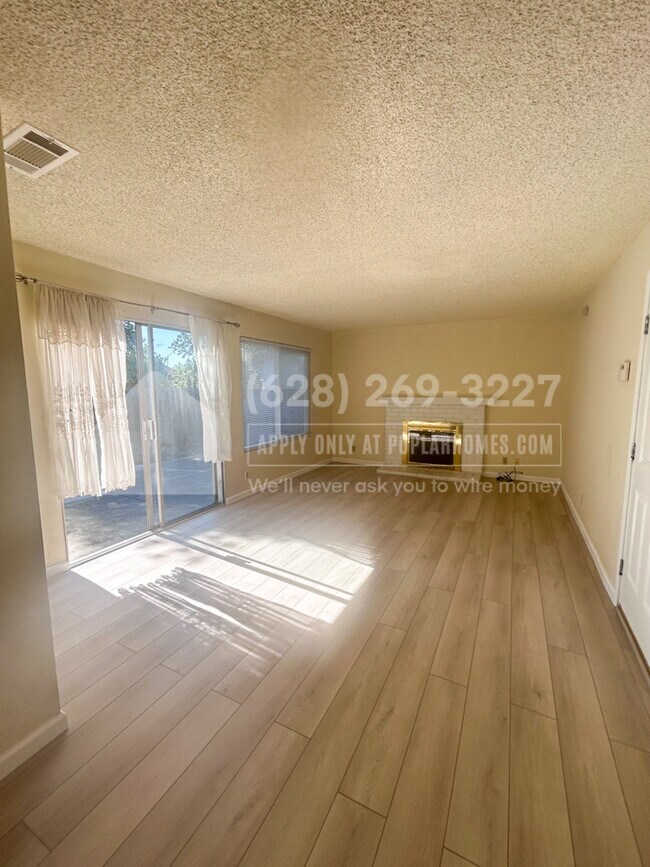 Building Photo - 3266 Santa Sophia Way