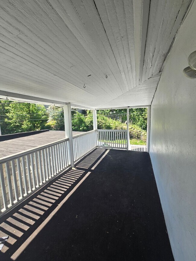 Building Photo - Charming 2bd/1ba Bala Cynwood Home!