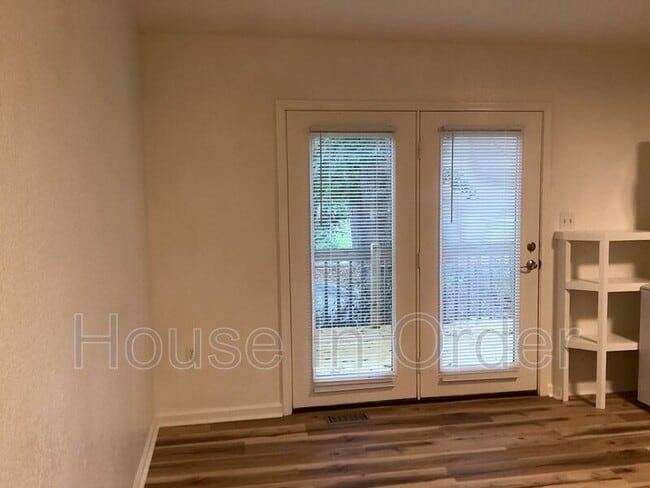 Building Photo - 5 Rathfarnham Rd