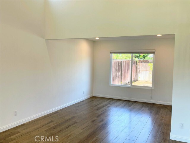 Building Photo - 52 Ashwood