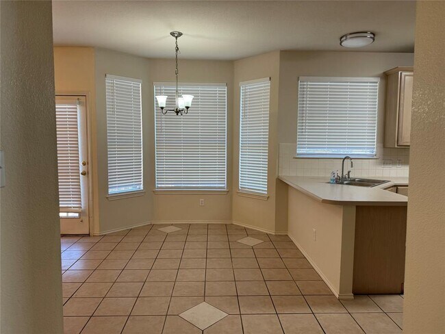 Foto del edificio - 414 Darkwoods Dr