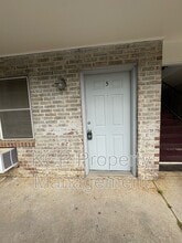 Building Photo - 1007 Cedar St