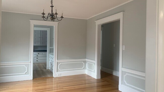 Building Photo - 307 Tremont St
