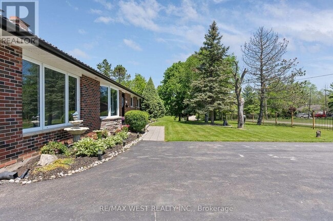 Building Photo - 16731 Leslie Hill Rd