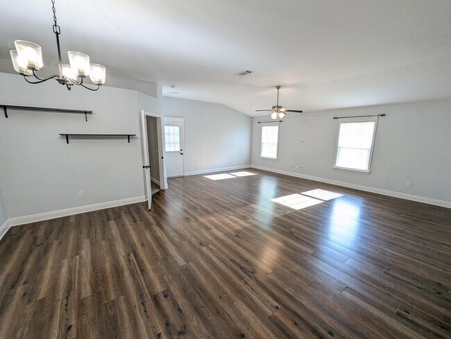 Foto del edificio - 9044 Quail Roost Dr