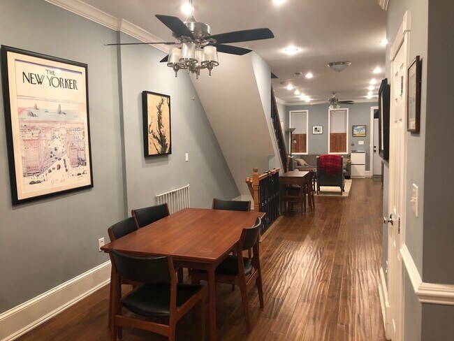 Foto del edificio - Modern Large and spacious house available in Locus Point