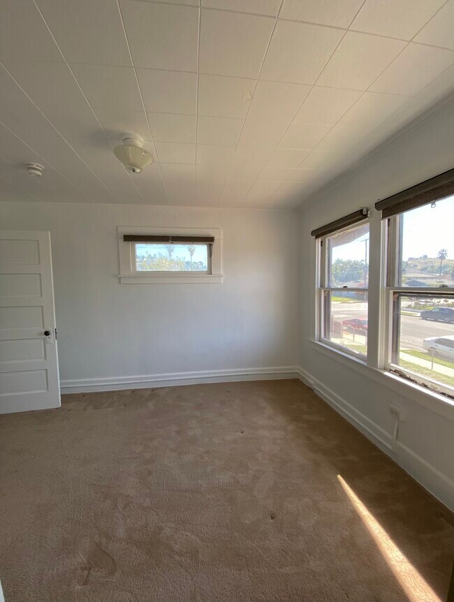 Foto del edificio - 2633 Jeffries Ave