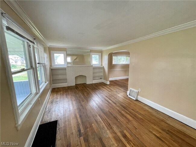 Foto del edificio - 918 Silvercrest Ave