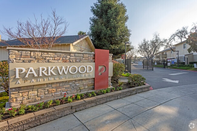 Building Photo - Parkwood Apartments