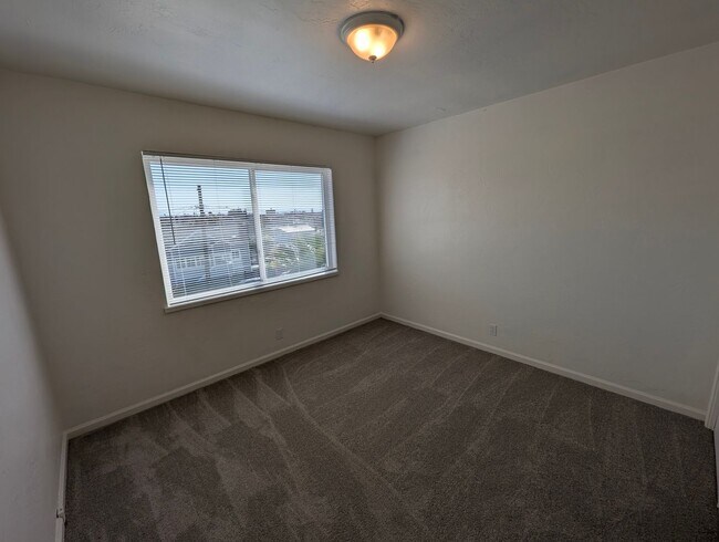 Foto del edificio - San Antonio Walk-Up 2/1 Available Now