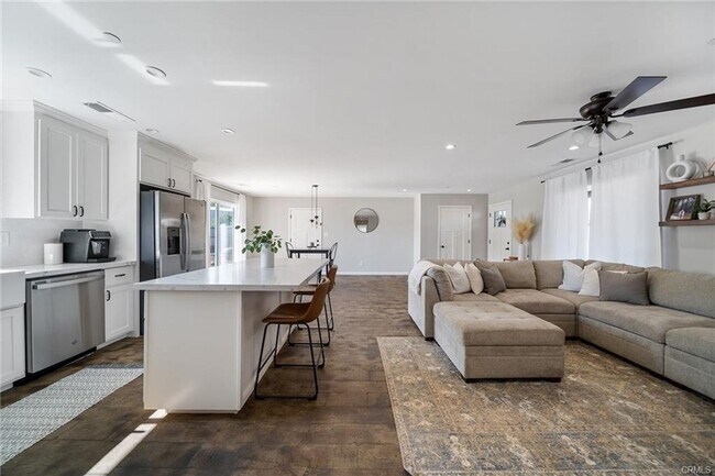 Building Photo - Charming Home in Lower Paradise (With Owne...