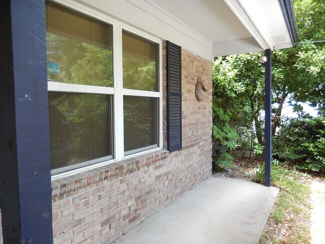 Foto del edificio - 4032 Elder Ln