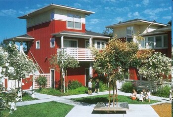 Building Photo - Stoney Creek