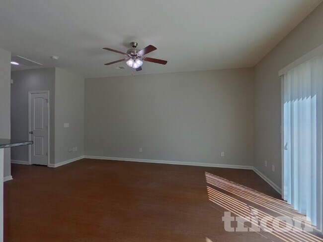 Foto del edificio - 759 Dawsons Park Wy