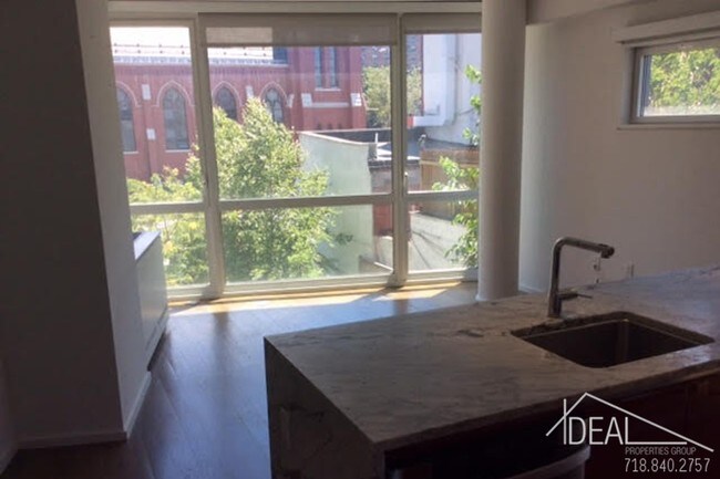 Building Photo - Great Gowanus Luxury 2br